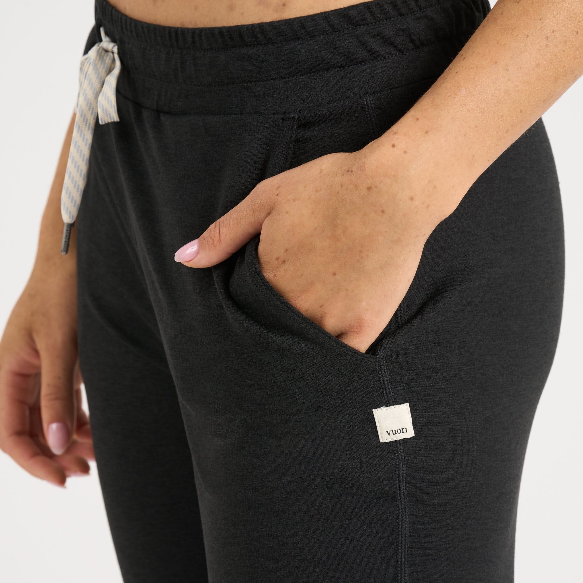 Vuori Women's Performance Jogger Black Heather