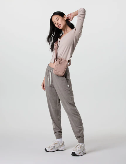 Vuori Women's Performance Jogger Chia Heather